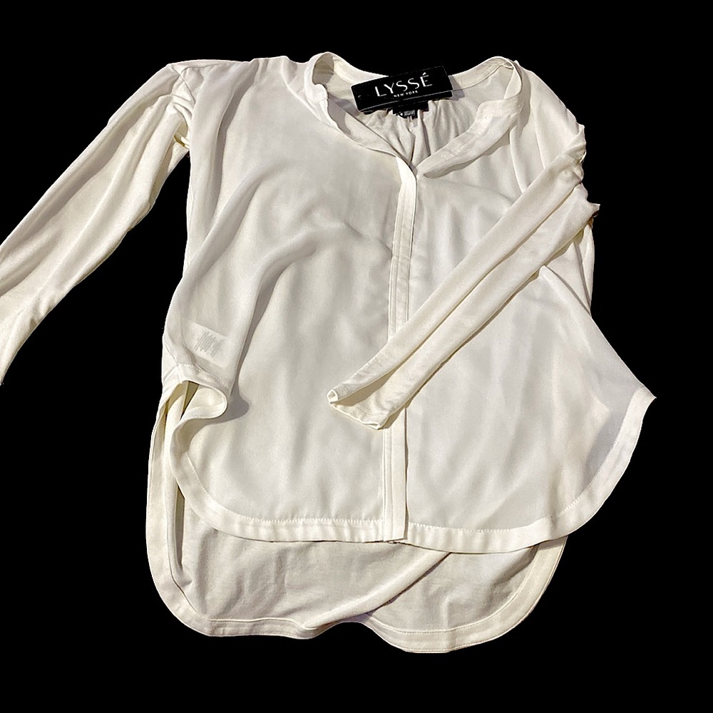 Off white/small/women’s dress shirt, soft & comfy/new with tag/Lyssè New York